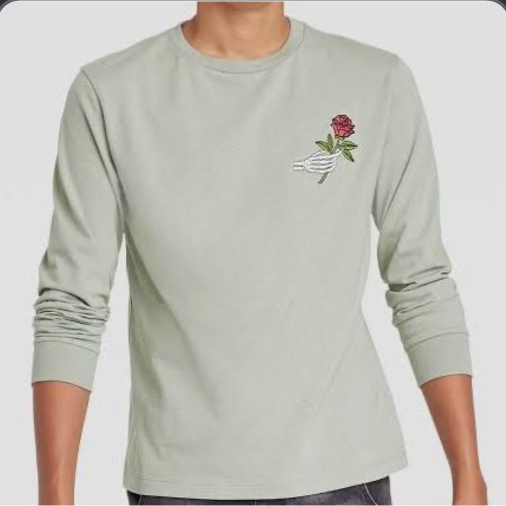 NWT BOYS SKELETON HAND ROSE TEE